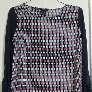 Anne Taylor Two Tone Top!